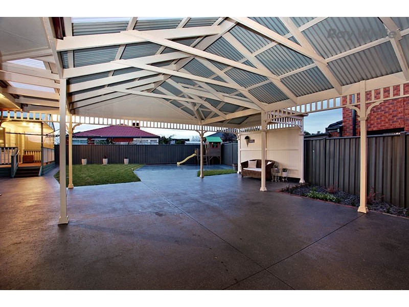 27 Illawong Terrace, Burnside VIC 3023