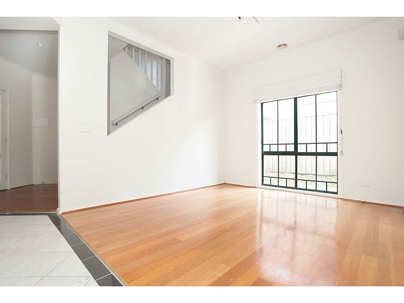 2 Palmerston Crescent, Taylors Lakes VIC 3038