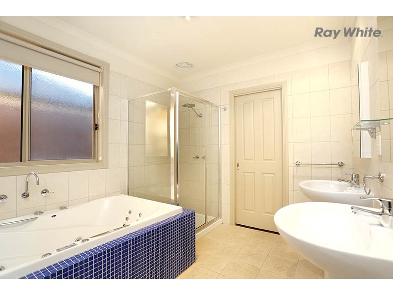 5 Glenview Court, Hillside VIC 3037