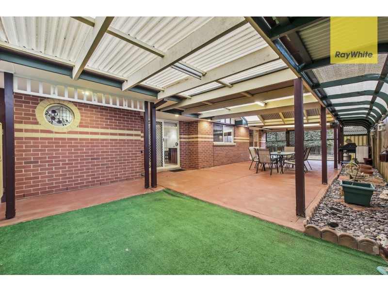 4 Holton Court, Hillside VIC 3037