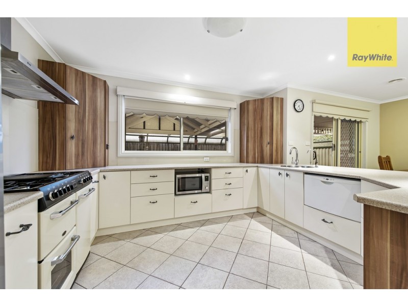 4 Holton Court, Hillside VIC 3037