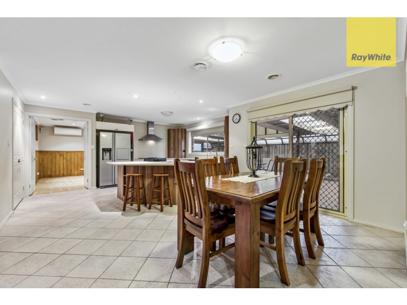 4 Holton Court, Hillside VIC 3037