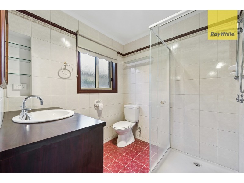 4 Holton Court, Hillside VIC 3037