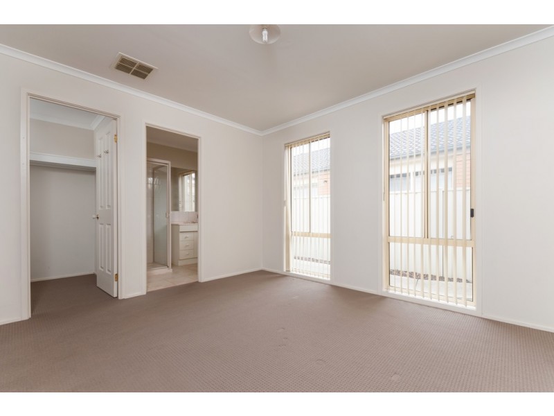 11 Caddick Gardens, Caroline Springs VIC 3023