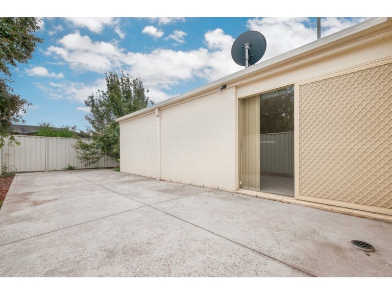 11 Caddick Gardens, Caroline Springs VIC 3023