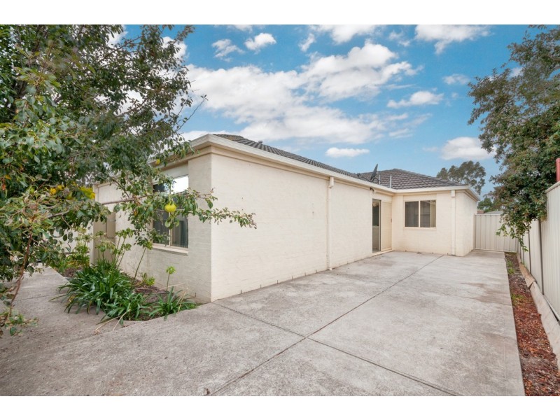 11 Caddick Gardens, Caroline Springs VIC 3023