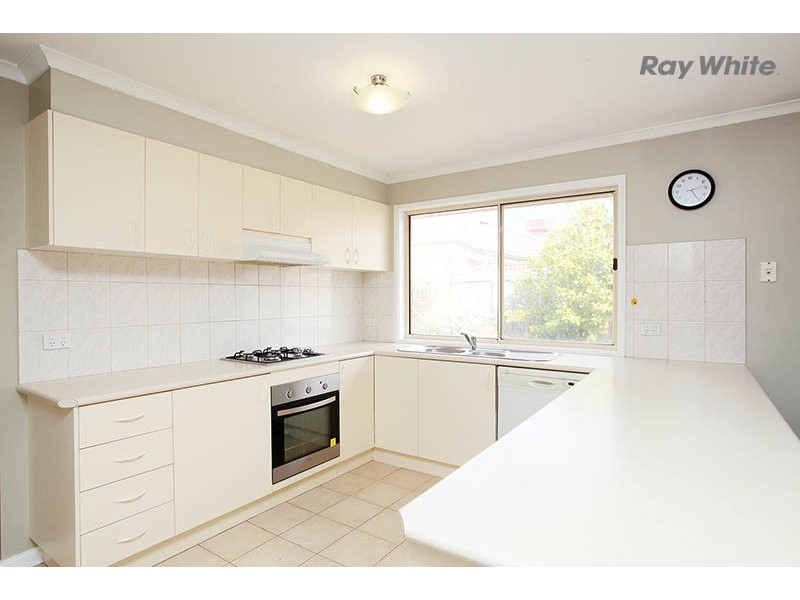 11 Mordaunt Drive, Hillside VIC 3037