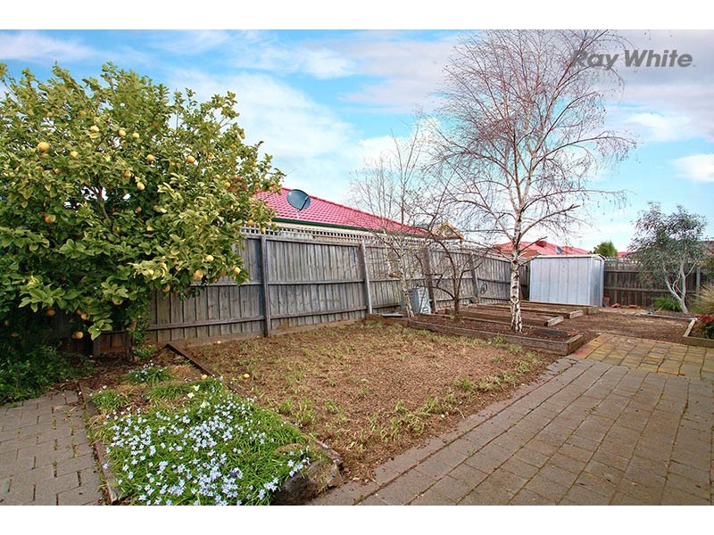 11 Mordaunt Drive, Hillside VIC 3037