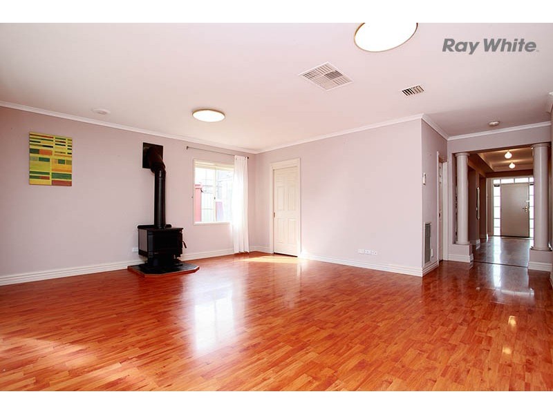 23 Pacific Place, Taylors Lakes VIC 3038