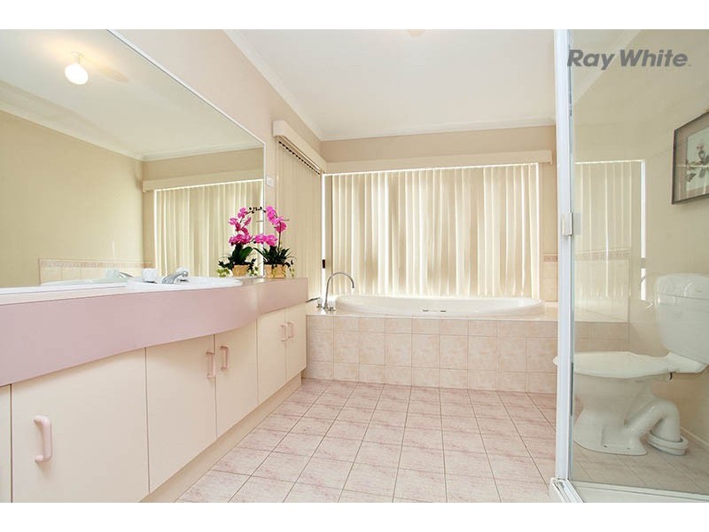 23 Pacific Place, Taylors Lakes VIC 3038