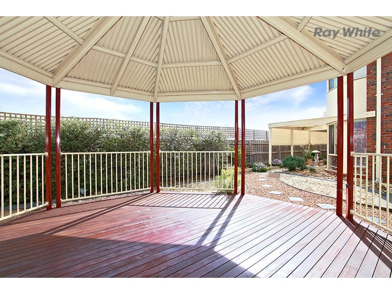23 Pacific Place, Taylors Lakes VIC 3038