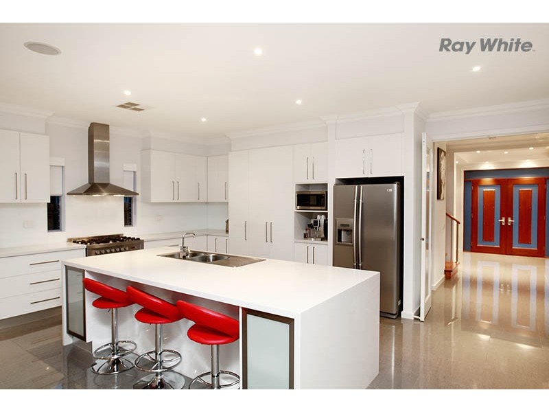 10 Morton Boulevard, Taylors Hill VIC 3037