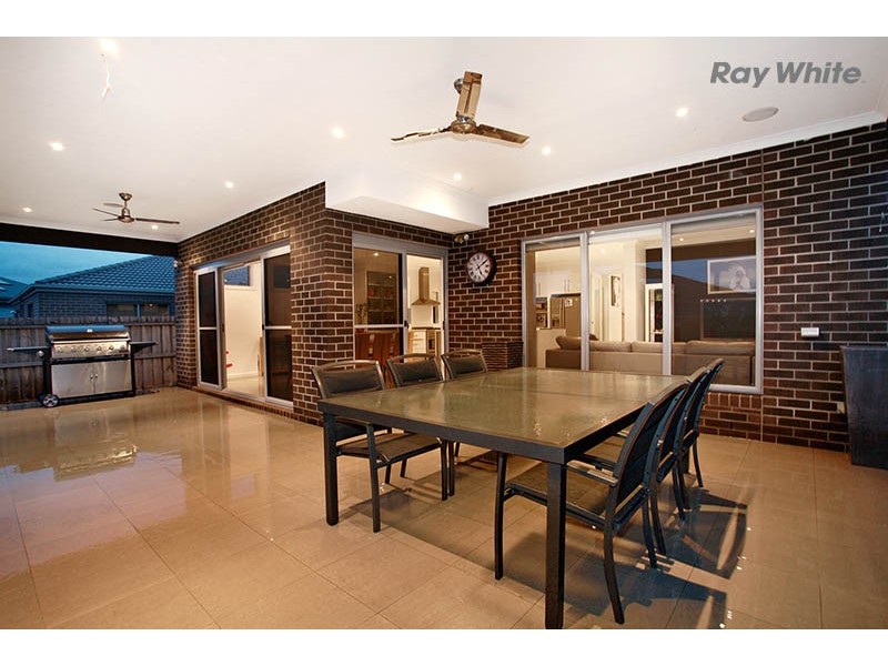 10 Morton Boulevard, Taylors Hill VIC 3037