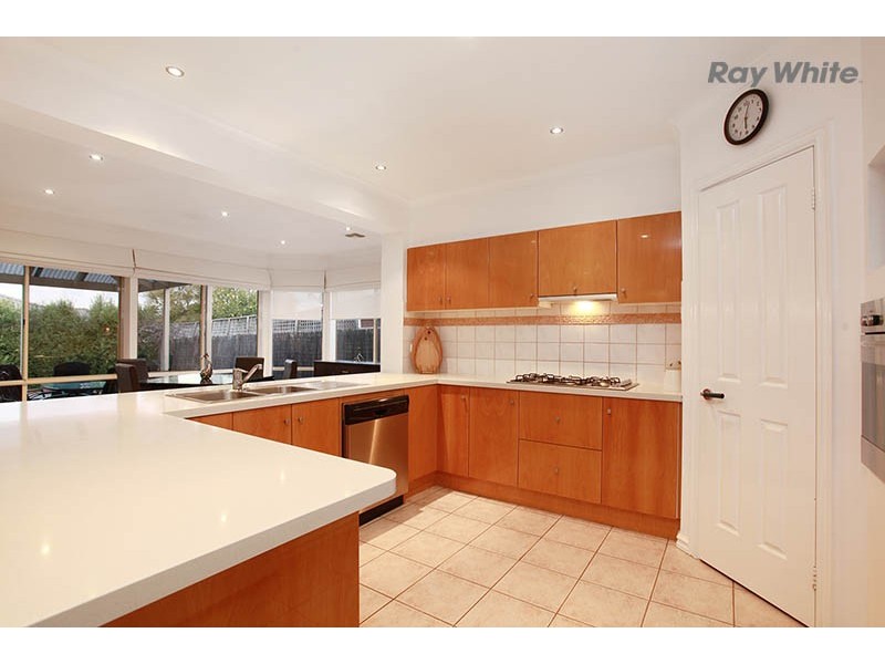 10 O’Hara Court, Taylors Lakes VIC 3038