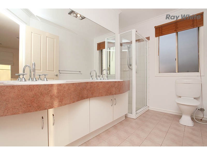 10 O’Hara Court, Taylors Lakes VIC 3038