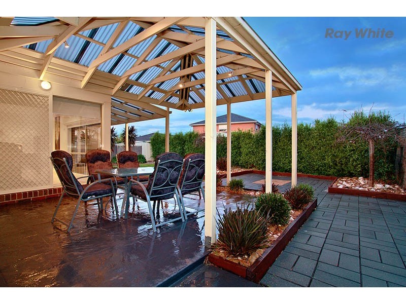 10 O’Hara Court, Taylors Lakes VIC 3038