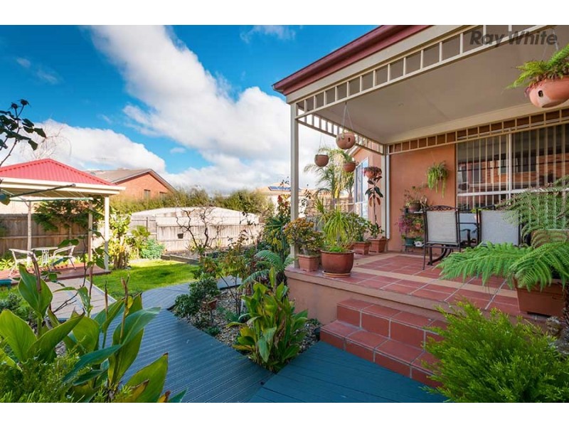 30 Tormorvey Avenue, Hillside VIC 3037