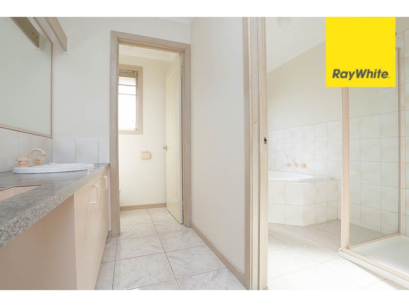 12 Jonathon Court, Taylors Lakes VIC 3038