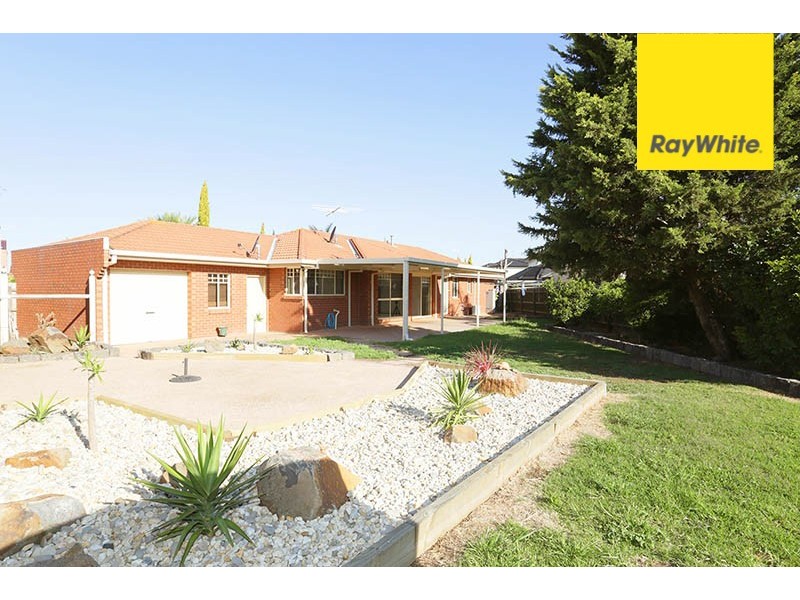 12 Jonathon Court, Taylors Lakes VIC 3038