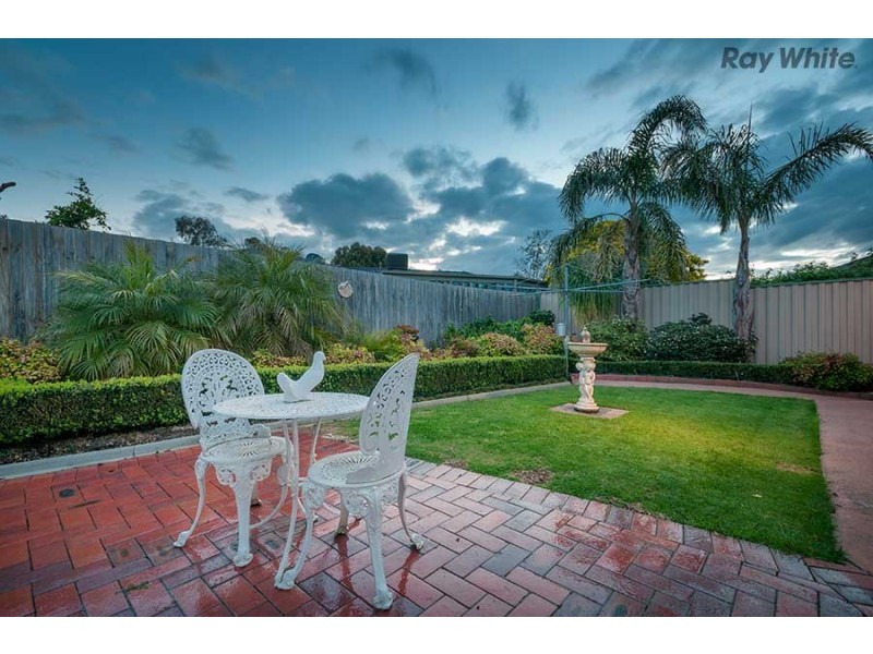 30 Cocoparra Crescent, Taylors Lakes VIC 3038