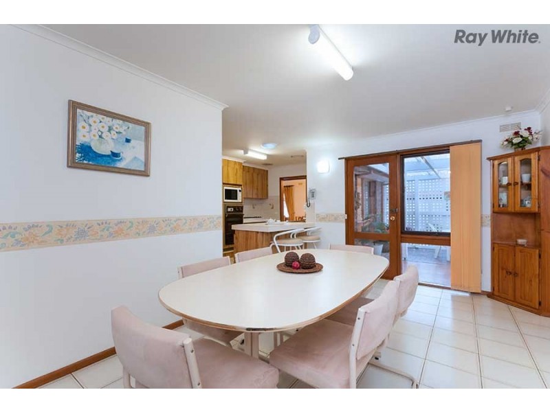 30 Cocoparra Crescent, Taylors Lakes VIC 3038