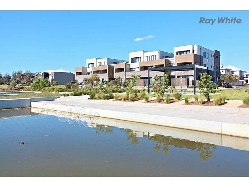 AP 18/11 Monckton Place, Caroline Springs VIC 3023