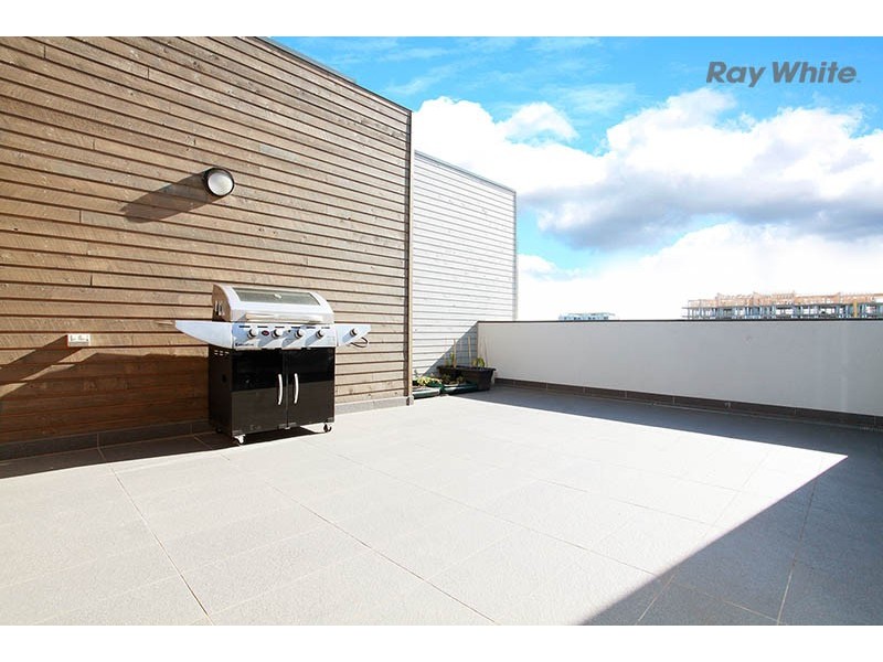 AP 18/11 Monckton Place, Caroline Springs VIC 3023