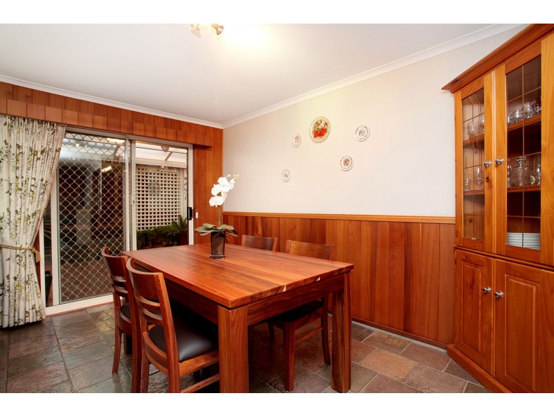 38 Cocoparra Crescent, Taylors Lakes VIC 3038