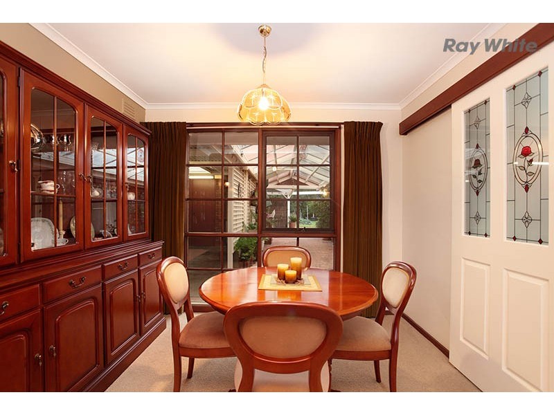 38 Cocoparra Crescent, Taylors Lakes VIC 3038
