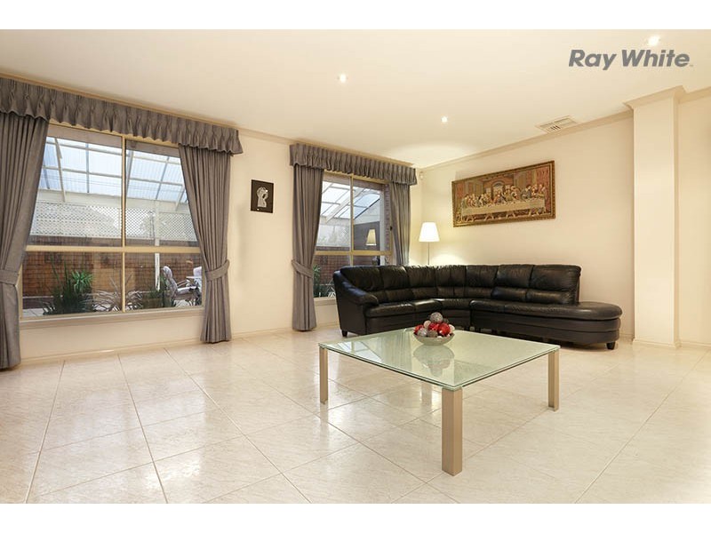 46 Blackman Crescent, Taylors Lakes VIC 3038