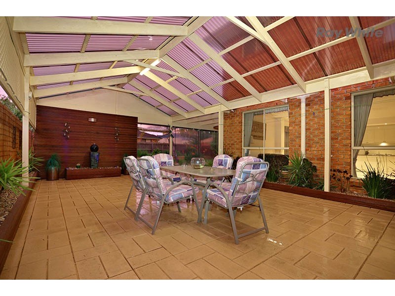 46 Blackman Crescent, Taylors Lakes VIC 3038