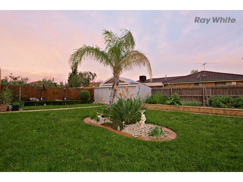 46 Blackman Crescent, Taylors Lakes VIC 3038