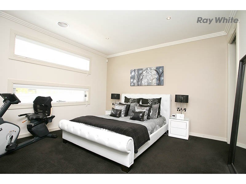 15 Whitelight Avenue, Epping VIC 3076