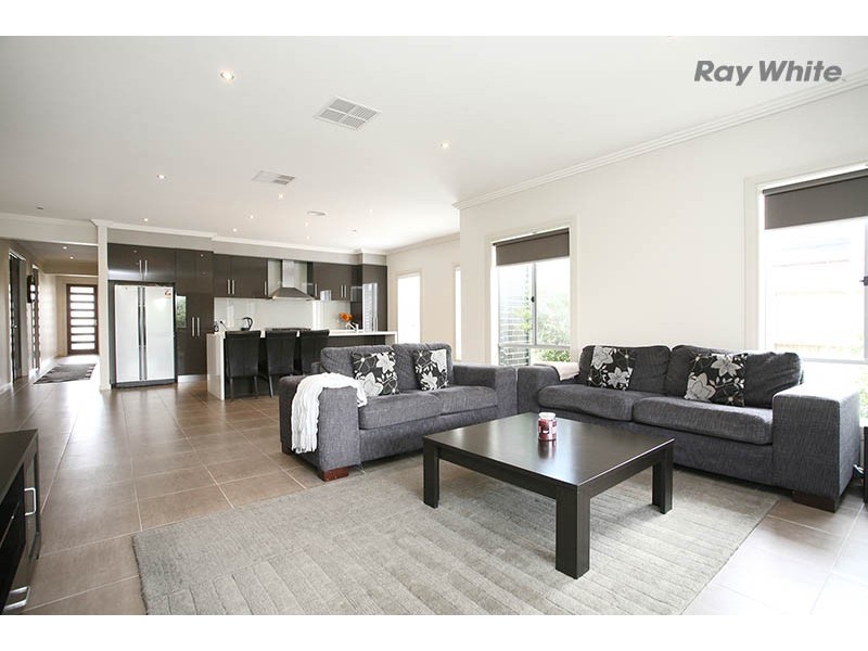 15 Whitelight Avenue, Epping VIC 3076