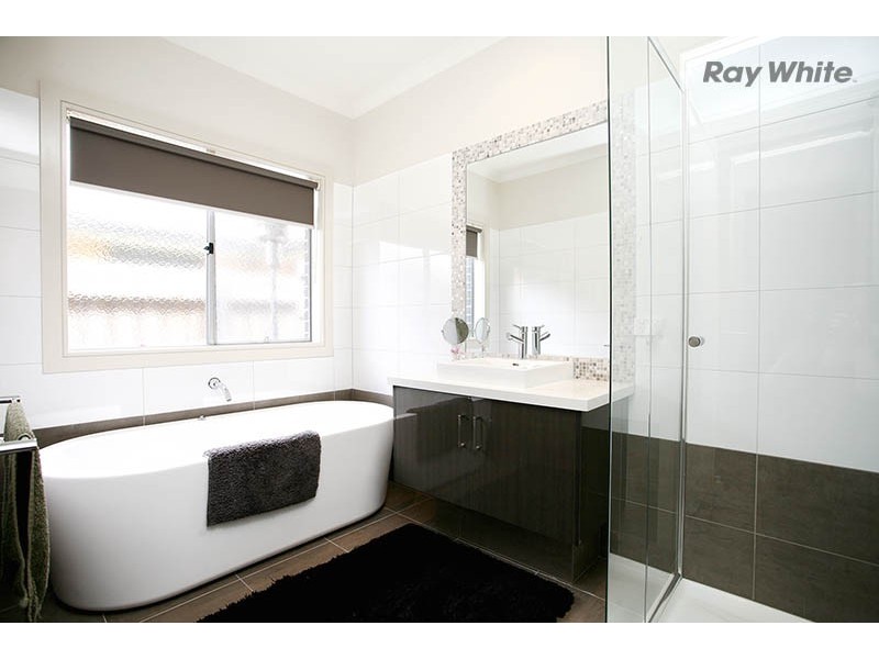 15 Whitelight Avenue, Epping VIC 3076