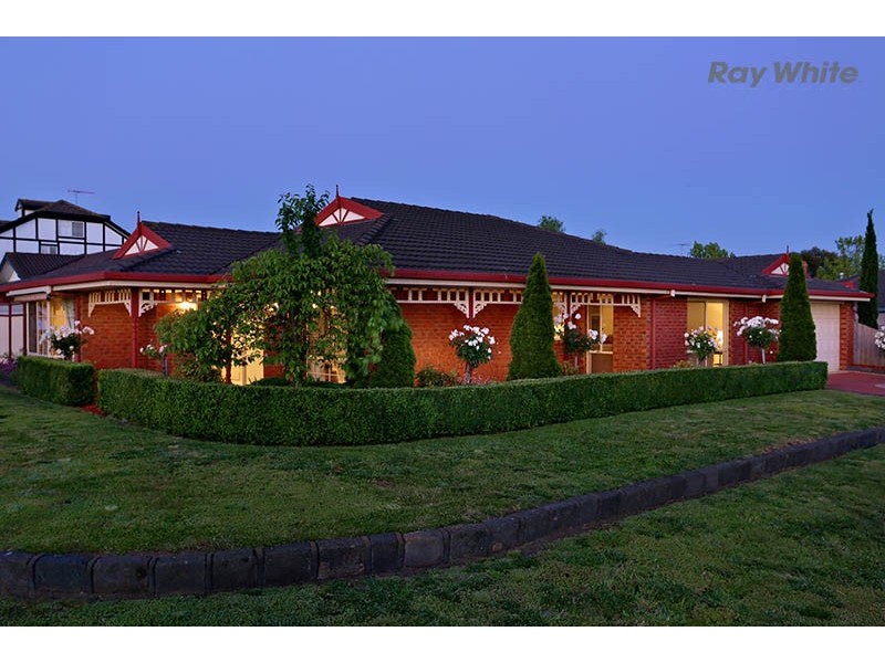 1 Oakwood Court, Hillside VIC 3037