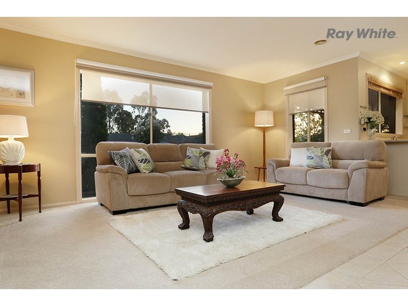 1 Oakwood Court, Hillside VIC 3037