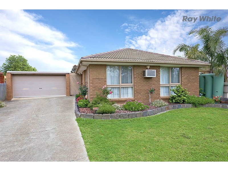 9 Kialoa Court, Taylors Lakes VIC 3038