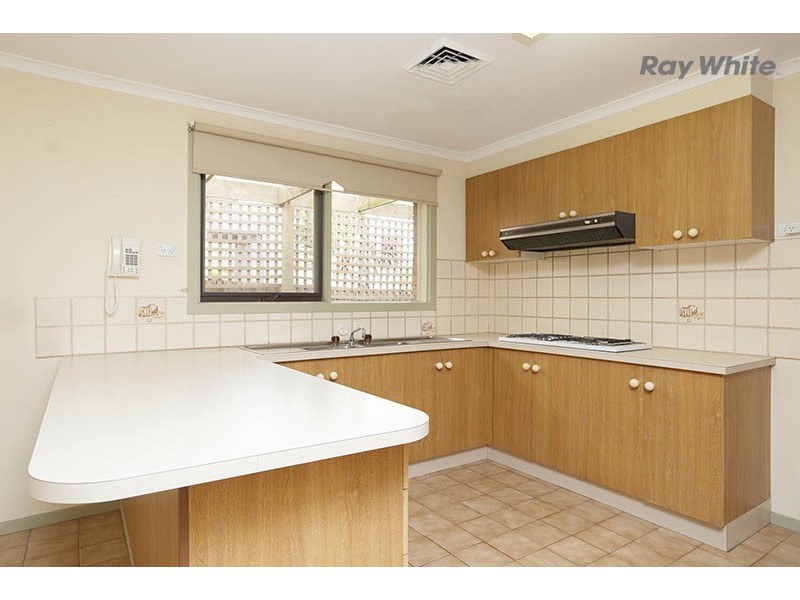 9 Kialoa Court, Taylors Lakes VIC 3038