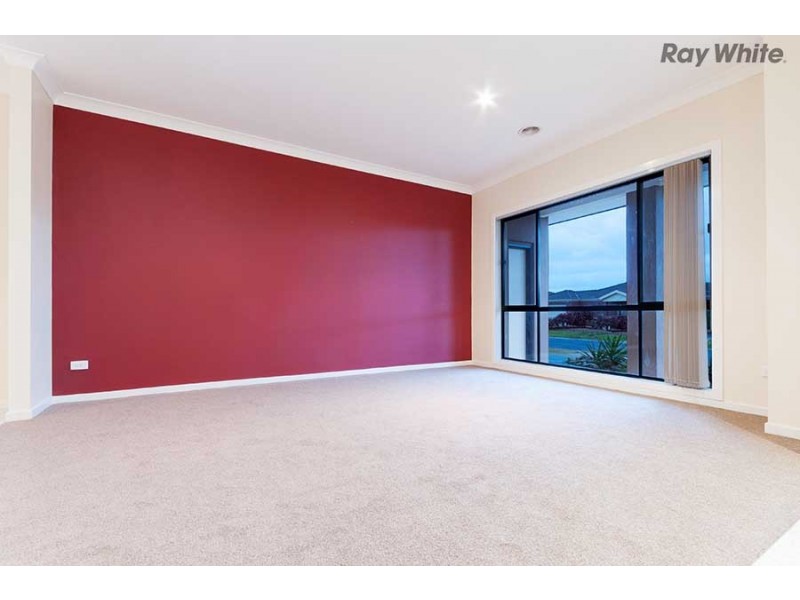 41 Jindabyne Avenue, Taylors Hill VIC 3037