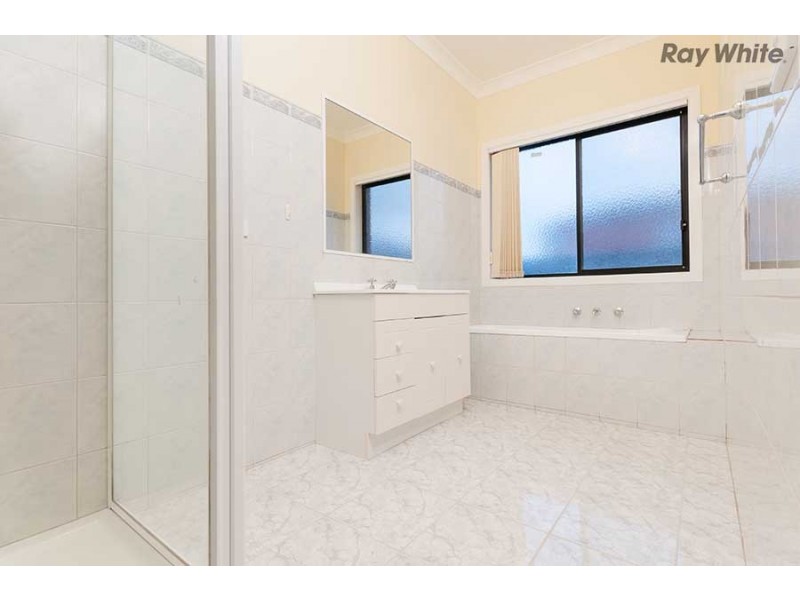 41 Jindabyne Avenue, Taylors Hill VIC 3037