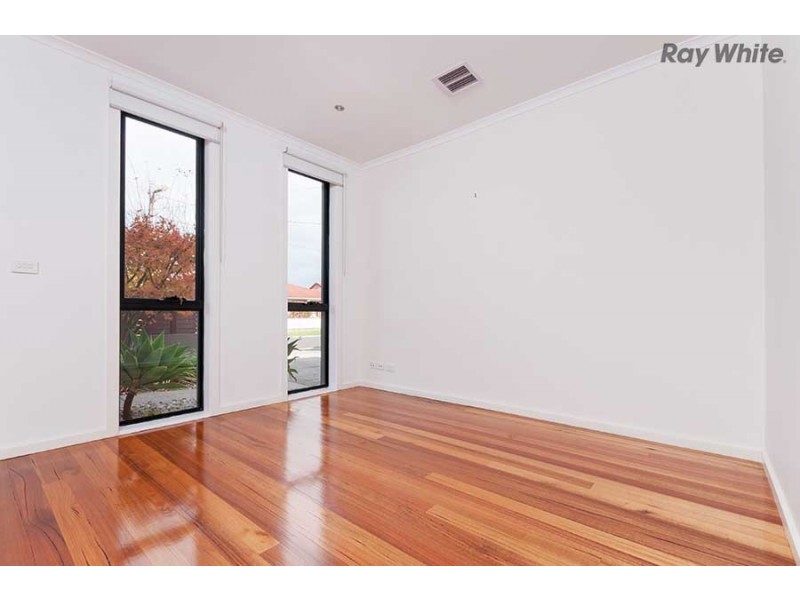 2/2a Lindenow Street, Maidstone VIC 3012