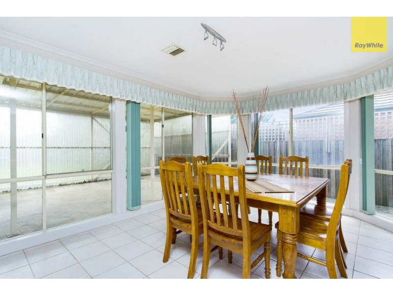 35 Tussock Crescent, Sydenham VIC 3037