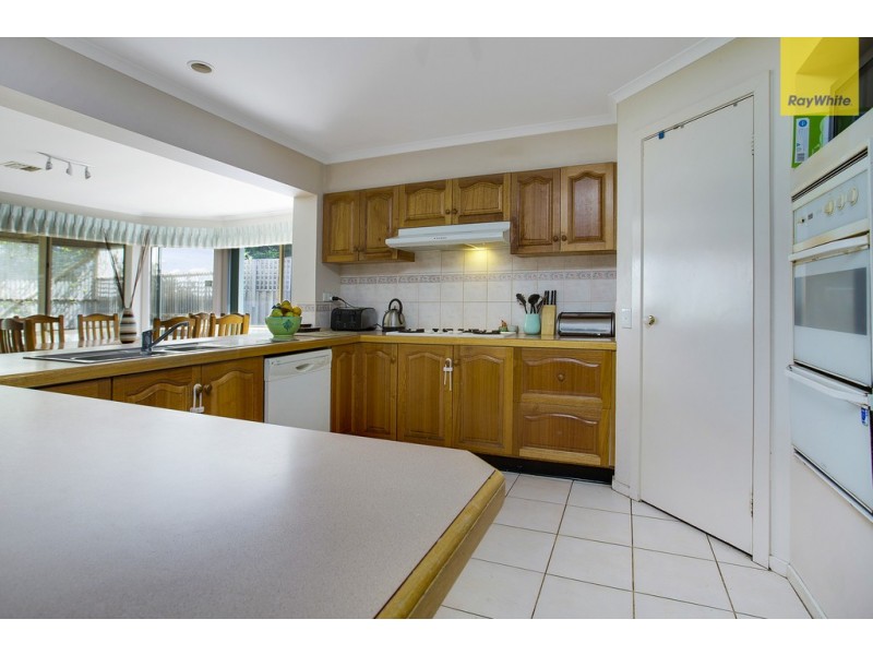 35 Tussock Crescent, Sydenham VIC 3037