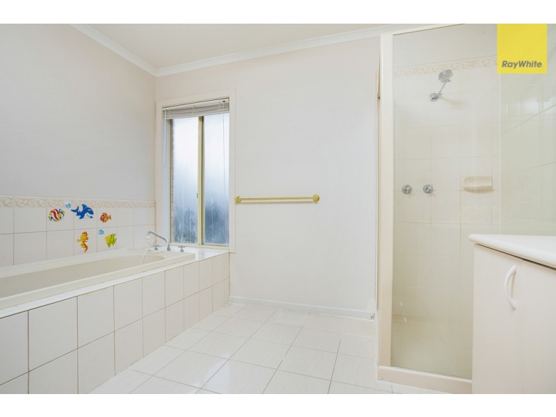 35 Tussock Crescent, Sydenham VIC 3037