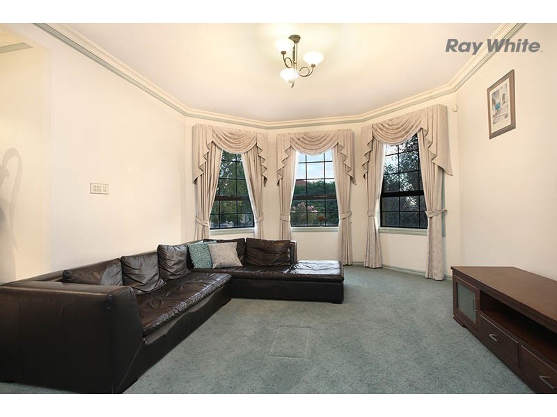 2 Drysdale Avenue, Taylors Lakes VIC 3038