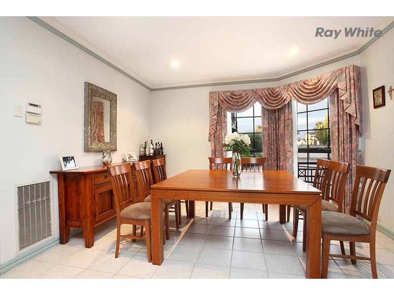 2 Drysdale Avenue, Taylors Lakes VIC 3038