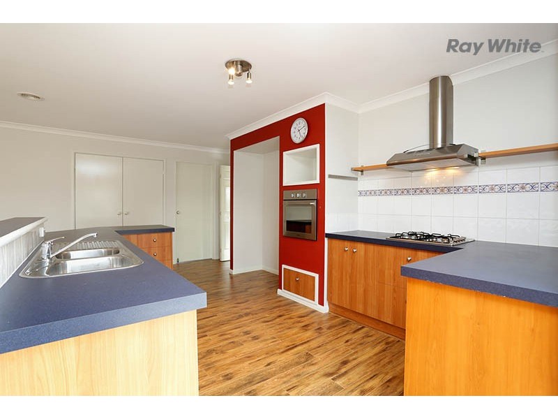 36 Hillcrest Drive, Hillside VIC 3037