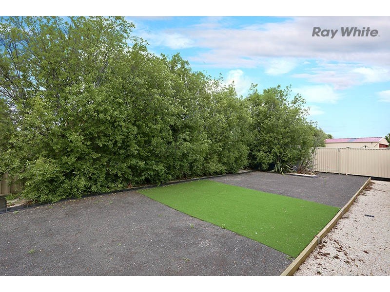 36 Hillcrest Drive, Hillside VIC 3037