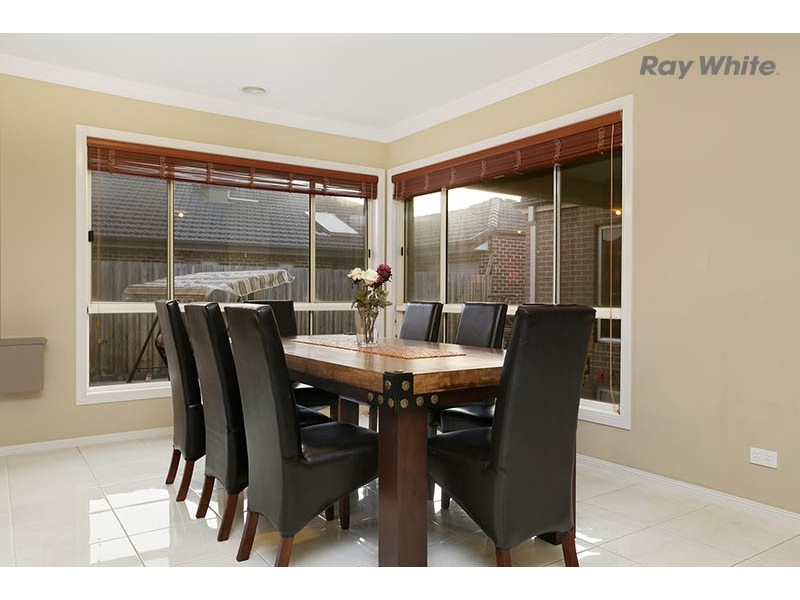 33 Birchgrove Way, Taylors Hill VIC 3037